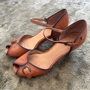 Frye Womens Leather Peep Toe Ada 2 Piece Kitten Heels Yellow Size 7 Medium